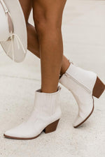 Load image into Gallery viewer, Darby Pointed Toe Beige Western Boot