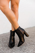 Load image into Gallery viewer, Hilda Black Pointed Toe Booties