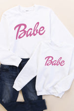Load image into Gallery viewer, Kids Babe Script Graphic Sweatshirt White