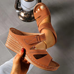 Load image into Gallery viewer, Tarragone Sandals with Comfortable Wedge Heel Sole of 7.5 cm
