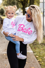 Load image into Gallery viewer, Kids Babe Script Graphic Sweatshirt White

