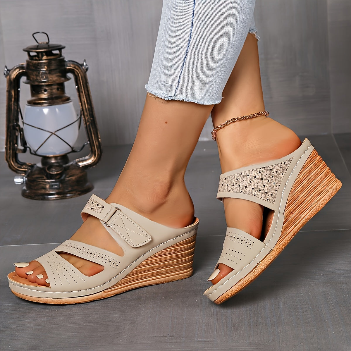 Tarragone Sandals with Comfortable Wedge Heel Sole of 7.5 cm