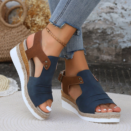 Sandal Bora with Comfortable Platform Sole