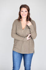 Cargar imagen en el visor de la galería, Always Loving You Most Olive Blouse
