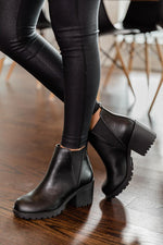 Carica l&#39;immagine nel visualizzatore di Gallery, Deena Black Leather Platform Booties
