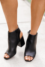 Lade das Bild in den Galerie-Viewer, Tonya Black Open Toe Block Heel Booties
