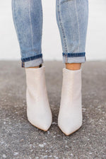 Carica l&#39;immagine nel visualizzatore di Gallery, Brandi Ivory Woven Booties
