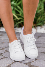 Lade das Bild in den Galerie-Viewer, The Jenny Solid Sneakers White
