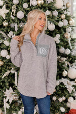 Carica l&#39;immagine nel visualizzatore di Gallery, All Snowed In Monogram Grey Pullover
