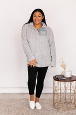 Carica l&#39;immagine nel visualizzatore di Gallery, All Snowed In Monogram Grey Pullover
