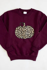 Lataa kuva Galleria-katseluun, Kids Animal Print Pumpkin Graphic Maroon Sweatshirt
